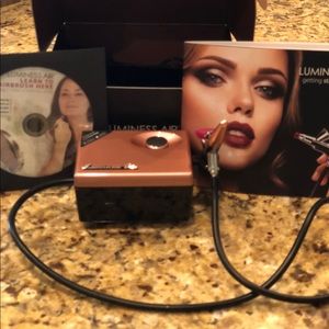 Luminous Air kit with medium makeup